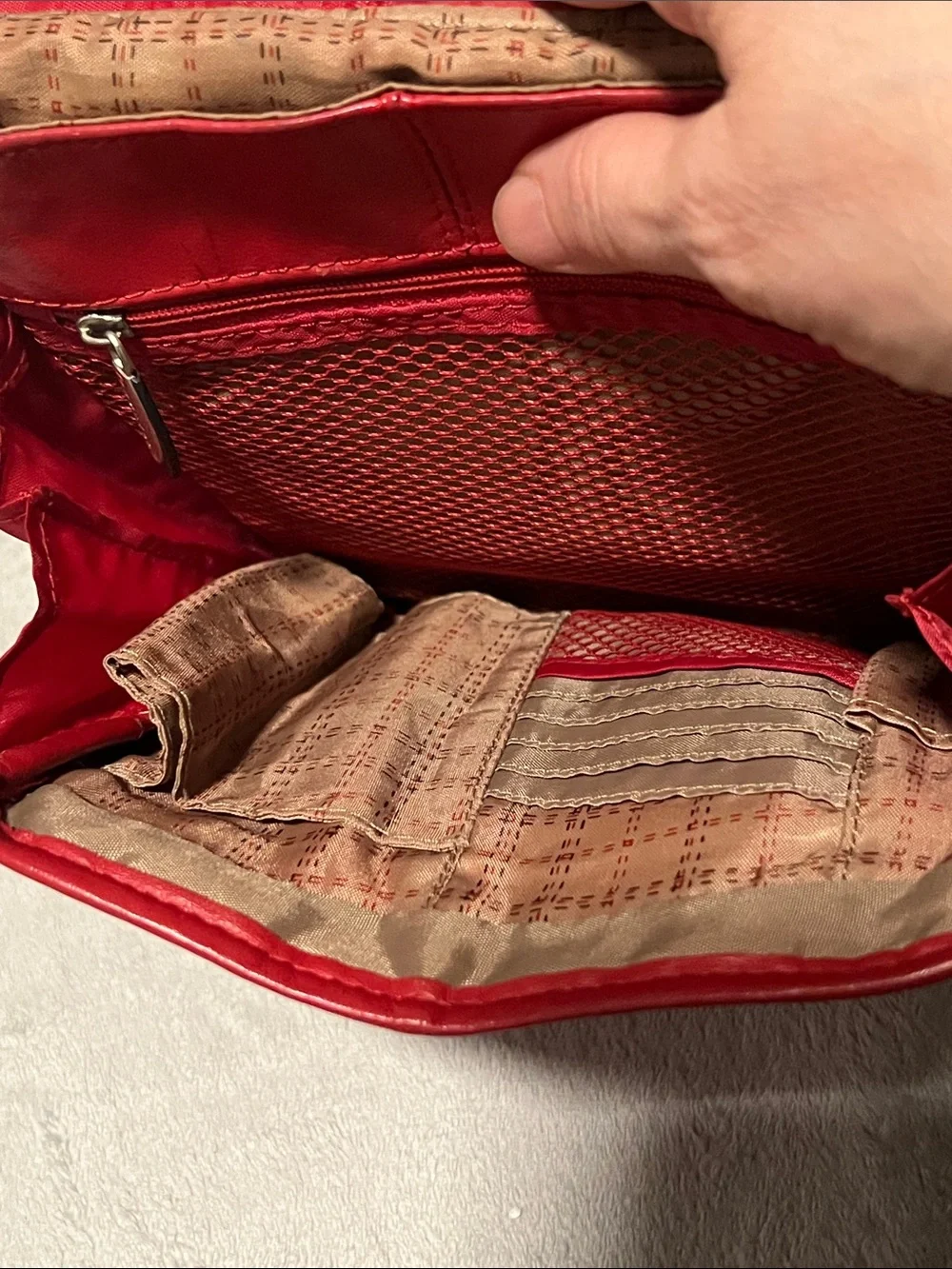 Travelon Red Crossbody Travel Bag-EUC - Picture 10 of 12
